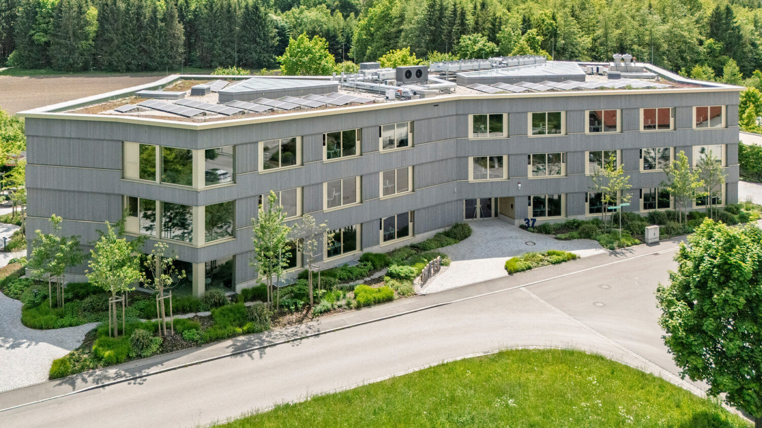 Built using solid wood construction, modern, unconventional, and sustainable: Our headquarters in Grafing near Munich since 2022.