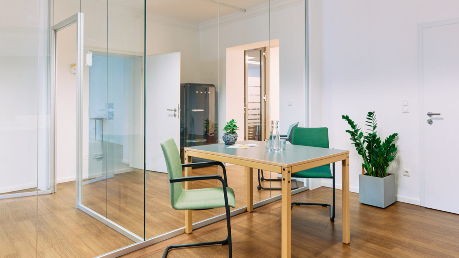 Courage meets a forward-thinking mindset: ZamStarten supports entrepreneurship by providing access to office space, professional mentoring, and strategic contacts to help entrepreneurs enter the market.